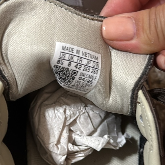 NEW Adidas Brown and White Sambas - Picture 5 of 5